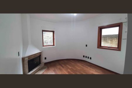 Sala da Lareira de casa à venda com 4 quartos, 246m² em Adalgisa, Osasco