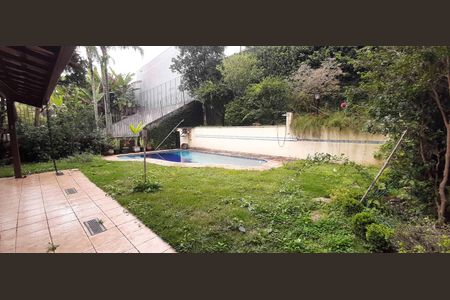 Casa à venda com 246m², 4 quartos e 4 vagasPiscina