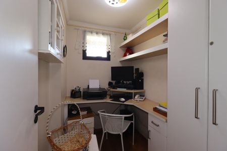 Apartamento à venda com 143m², 3 quartos e 2 vagasEscritório