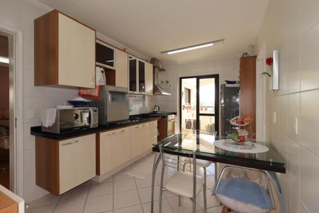 Apartamento à venda com 143m², 3 quartos e 2 vagasCozinha