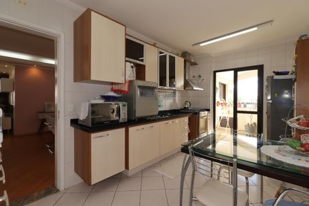 Apartamento à venda com 143m², 3 quartos e 2 vagasCozinha