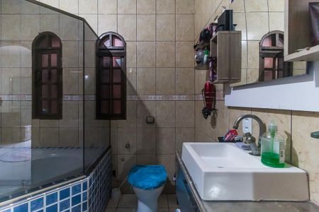 Casa para alugar com 425m², 3 quartos e 5 vagas Casa para alugar com 425m², 3 quartos e 5 vagasBanheiro da Suíte 2