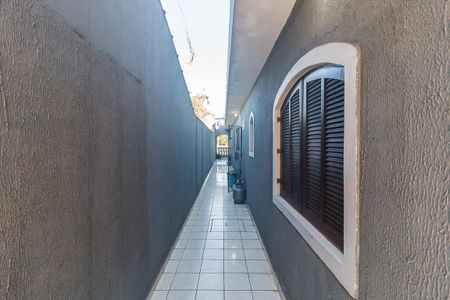 Casa para alugar com 425m², 3 quartos e 5 vagas Casa para alugar com 425m², 3 quartos e 5 vagasCorredor Lateral