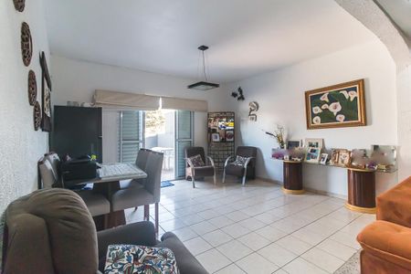 Casa para alugar com 425m², 3 quartos e 5 vagas Casa para alugar com 425m², 3 quartos e 5 vagasSala