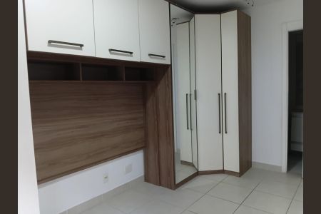 Quarto de apartamento para alugar com 2 quartos, 55m² em Gardênia Azul, Rio de Janeiro