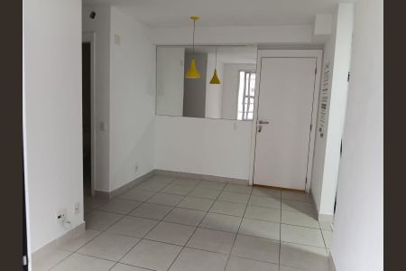 Sala de apartamento para alugar com 2 quartos, 55m² em Gardênia Azul, Rio de Janeiro