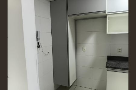 Cozinha de apartamento para alugar com 2 quartos, 55m² em Gardênia Azul, Rio de Janeiro