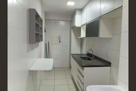 Cozinha de apartamento para alugar com 2 quartos, 55m² em Gardênia Azul, Rio de Janeiro
