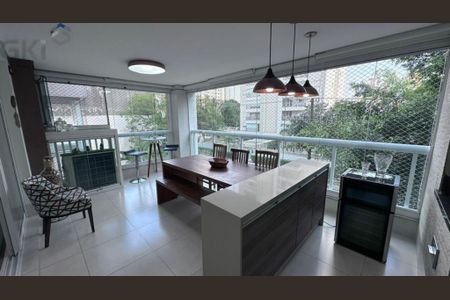Apartamento à venda com 145m², 3 quartos e 4 vagas