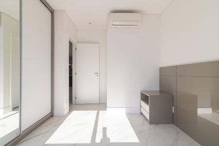 Apartamento para alugar com 76m², 2 quartos e 2 vagas Apartamento para alugar com 76m², 2 quartos e 2 vagasQuarto Suíte 1