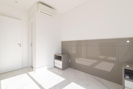 Apartamento para alugar com 76m², 2 quartos e 2 vagas Apartamento para alugar com 76m², 2 quartos e 2 vagasQuarto Suíte 1
