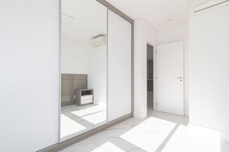 Apartamento para alugar com 76m², 2 quartos e 2 vagas Apartamento para alugar com 76m², 2 quartos e 2 vagasQuarto Suíte 1