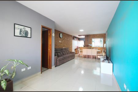 Sala de casa à venda com 3 quartos, 130m² em Jardim Paris, São Paulo