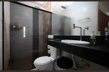 Casa à venda com 130m², 3 quartos e 3 vagasBanheiro suíte 