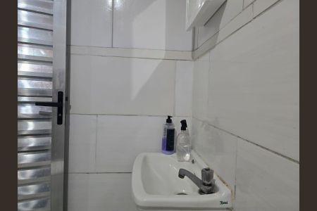 Casa para alugar com 250m², 3 quartos e 5 vagas Casa para alugar com 250m², 3 quartos e 5 vagasBanheiro Social / CASA 02 FUNDOS