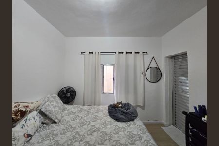 Casa para alugar com 250m², 3 quartos e 5 vagas Casa para alugar com 250m², 3 quartos e 5 vagasSala / CASA 02 FUNDOS