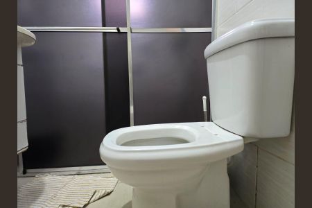 Casa para alugar com 250m², 3 quartos e 5 vagas Casa para alugar com 250m², 3 quartos e 5 vagasBanheiro Social / CASA 01