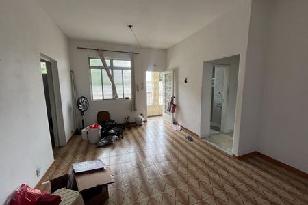 Casa à venda com 210m², 5 quartos e 3 vagasSala
