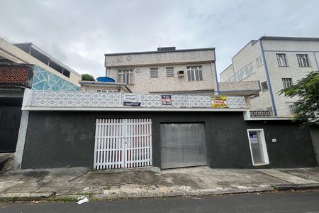 Casa à venda com 210m², 5 quartos e 3 vagasFachada