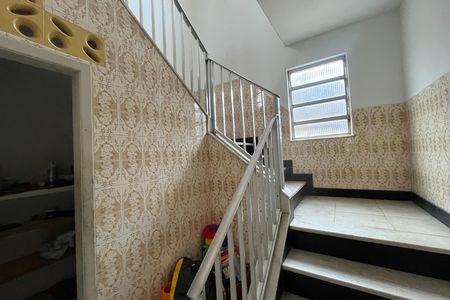 Casa à venda com 210m², 5 quartos e 3 vagasEscadas