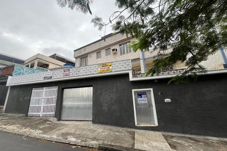 Casa à venda com 210m², 5 quartos e 3 vagasFachada