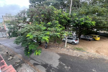 Casa à venda com 210m², 5 quartos e 3 vagasVista da rua