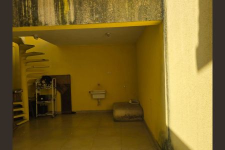 Área externa de casa para alugar com 3 quartos, 200m² em Jardim Rodeio, Mogi das Cruzes