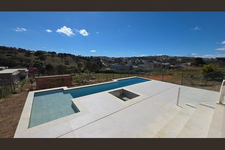 Casa de condomínio à venda com 1000m², 3 quartos e 3 vagas