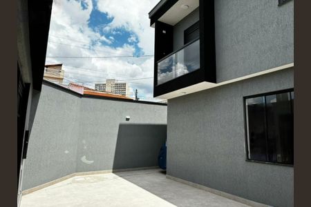 Casa à venda com 70m², 2 quartos e 2 vagas