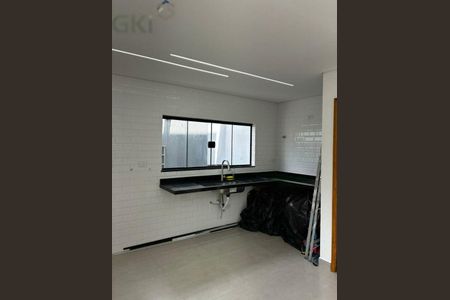 Casa à venda com 70m², 2 quartos e 2 vagas