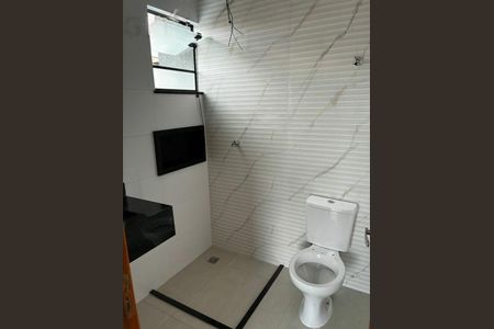 Casa à venda com 70m², 2 quartos e 2 vagas