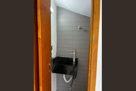 Casa à venda com 70m², 2 quartos e 2 vagas