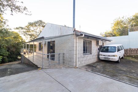 Quintal de casa à venda com 2 quartos, 141m² em Cascata, Porto Alegre
