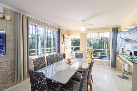 Sala de casa à venda com 2 quartos, 141m² em Cascata, Porto Alegre
