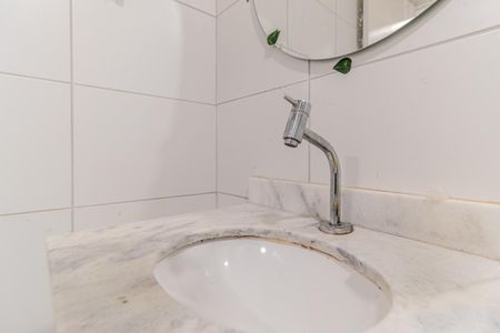 Banheiro de kitnet/studio para alugar com 1 quarto, 24m² em República, São Paulo