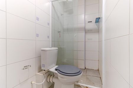 Banheiro de kitnet/studio para alugar com 1 quarto, 24m² em República, São Paulo