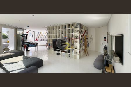 Apartamento à venda com 2 quartos, 202m² em Moema, São Paulo