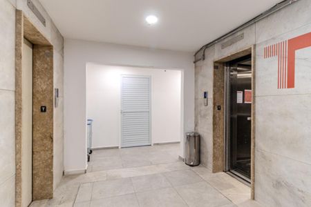 Elevador de apartamento para alugar com 2 quartos, 35m² em República, São Paulo
