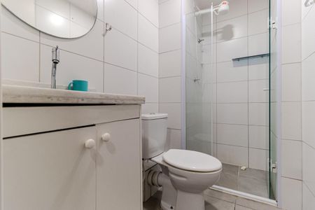 Banheiro de apartamento para alugar com 2 quartos, 35m² em República, São Paulo