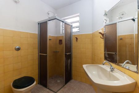 Casa para alugar com 38m², 2 quartos e 2 vagas Casa para alugar com 38m², 2 quartos e 2 vagasBanheiro