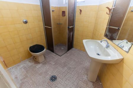 Casa para alugar com 38m², 2 quartos e 2 vagas Casa para alugar com 38m², 2 quartos e 2 vagasBanheiro
