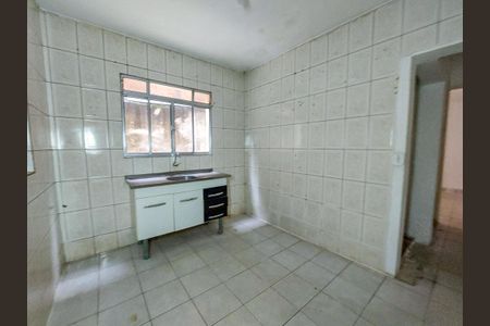 Cozinha de casa para alugar com 1 quarto, 40m² em Jardim São Luís, São Paulo