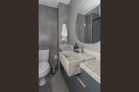 Banheiro de kitnet/studio à venda com 1 quarto, 26m² em Mont’serrat, Porto Alegre
