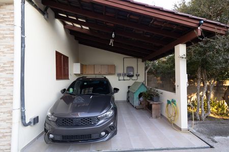 Garagem de casa à venda com 3 quartos, 191m² em Cascata, Porto Alegre