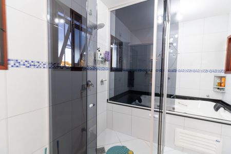 Casa à venda com 191m², 3 quartos e 4 vagasBanheiro da Suíte 2