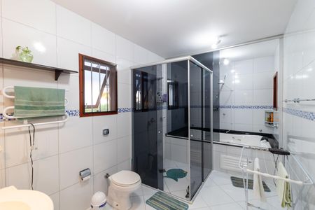 Casa à venda com 191m², 3 quartos e 4 vagasBanheiro da Suíte 2