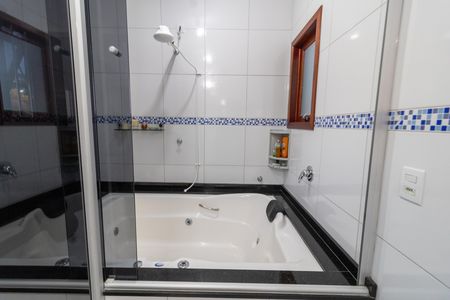 Casa à venda com 191m², 3 quartos e 4 vagasBanheiro da Suíte 2