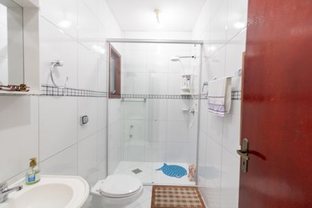 Casa à venda com 191m², 3 quartos e 4 vagasBanheiro da Suíte 1
