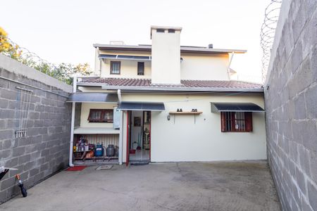 Quintal de casa à venda com 3 quartos, 191m² em Cascata, Porto Alegre