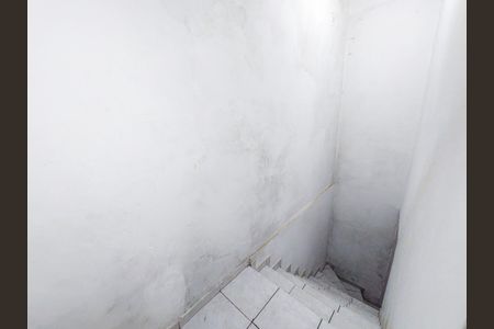 Casa para alugar com 40m², 1 quarto e 1 vagaEscada